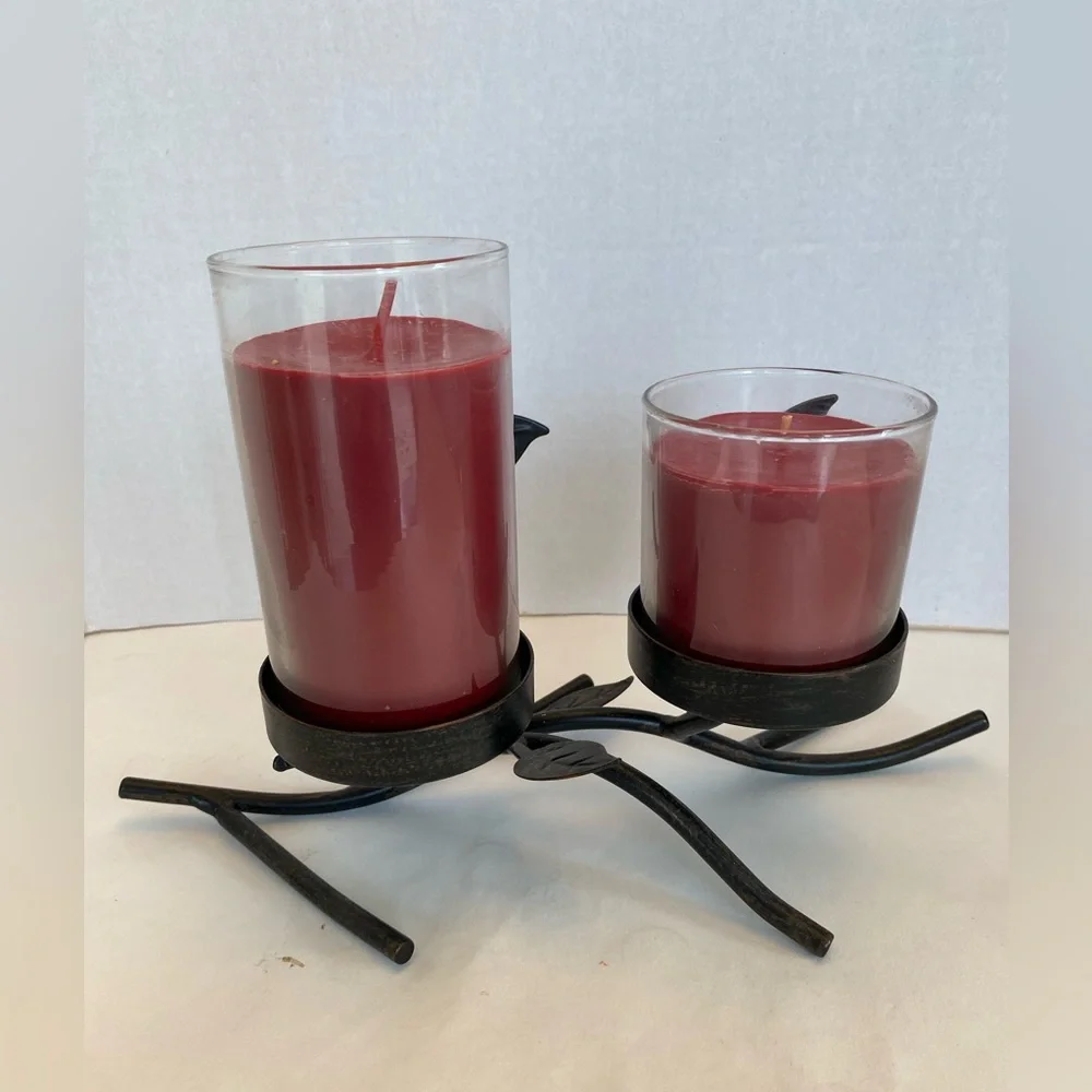 Yankee Candle Perfect Pillar Elegant Red Candle Holder with Leaf Design